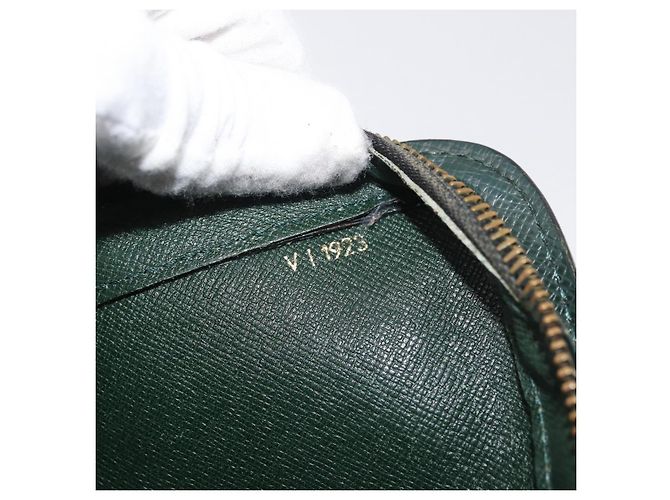 LOUIS VUITTON Clutch Taiga Baikal Epicea M30184 LV Auth 179963 - vista 12