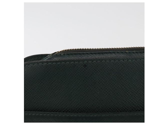 LOUIS VUITTON Clutch Taiga Baikal Epicea M30184 LV Auth 179963 - vista 3