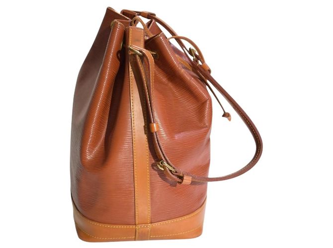 Louis Vuitton Noé Borsa a Secchiello Pelle Epi Marrone Kenyan - vista 4