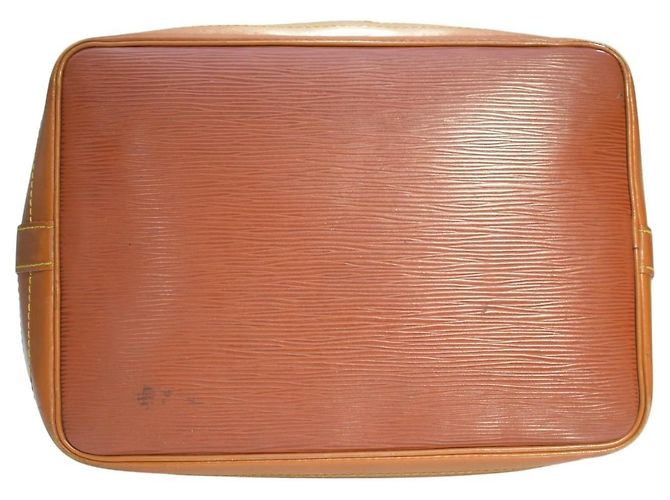 Louis Vuitton Noé Borsa a Secchiello Pelle Epi Marrone Kenyan - vista 7