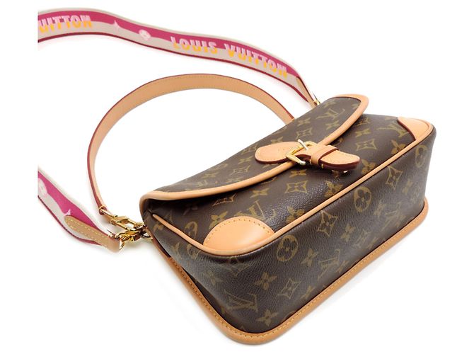 Bolsa de ombro Diane para mulher Louis Vuitton Marrom Rosa Fuschia - vista 3