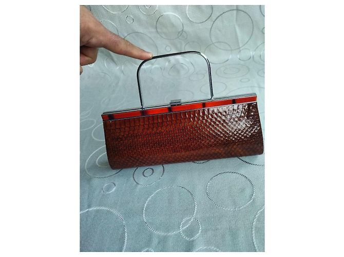 Autre Marque Braune Clutch aus geprägtem Pythonleder mit Griff - Ansicht 12