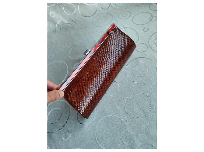 Autre Marque Braune Clutch aus geprägtem Pythonleder mit Griff - Ansicht 5