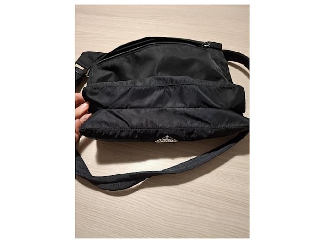 Prada Borsa a Tracolla in Nylon Nero - vista 10