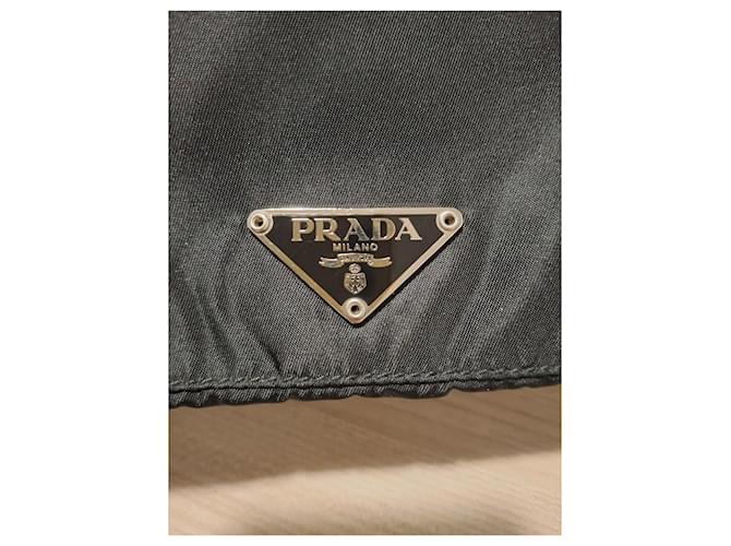 Prada Borsa a Tracolla in Nylon Nero - vista 2