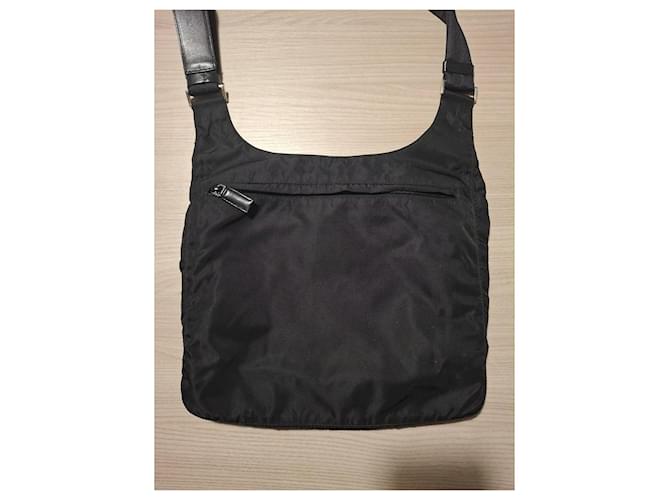 Prada Borsa a Tracolla in Nylon Nero - vista 4