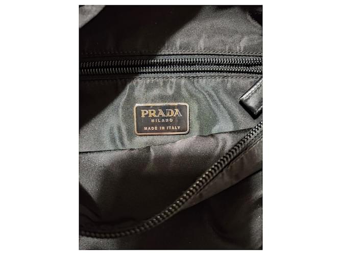 Prada Borsa a Tracolla in Nylon Nero - vista 8