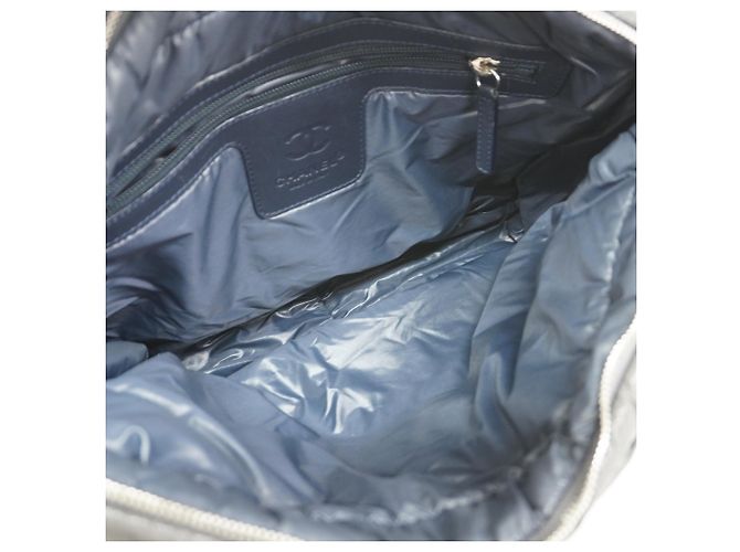Borsa a tracolla Chanel Coco Cocoon in nylon grigio Marrone - vista 4
