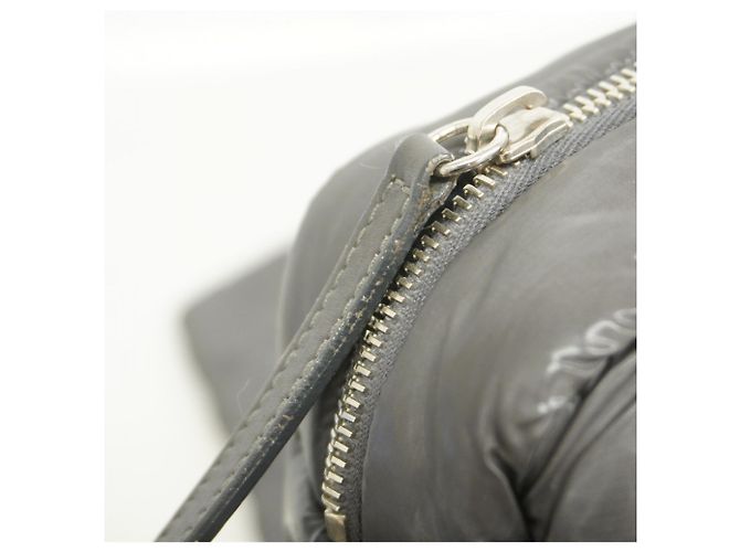 Borsa a tracolla Chanel Coco Cocoon in nylon grigio Marrone - vista 9