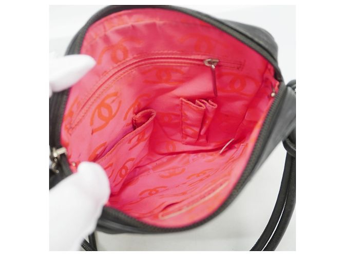 Borsa a tracolla Chanel Cambon in agnello Nero - vista 4