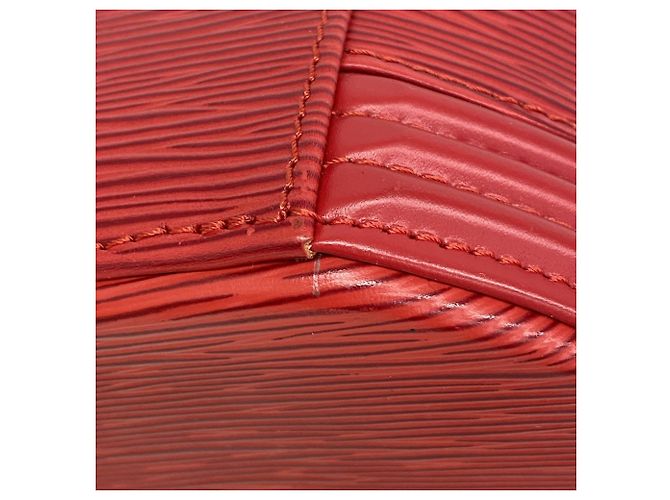 Borsa Louis Vuitton Epi Cannes in rosso Castilian - vista 6