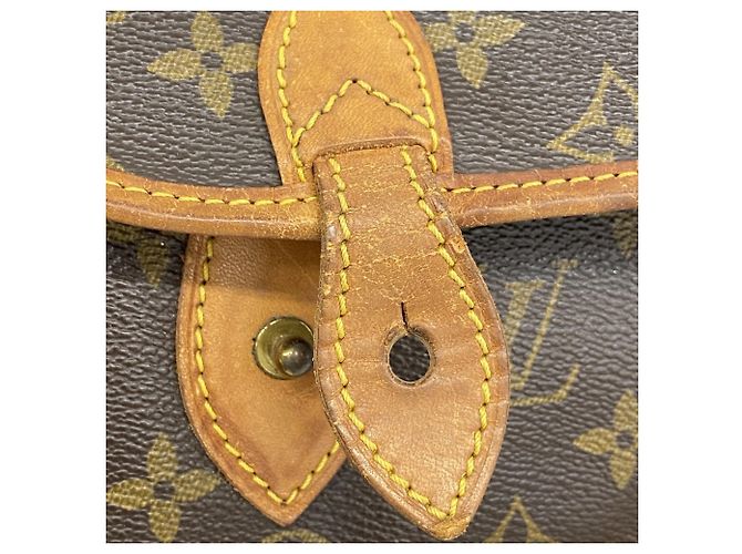 Bolsa de Ombro Louis Vuitton Monogram Gibeciere MM Marrom - vista 12