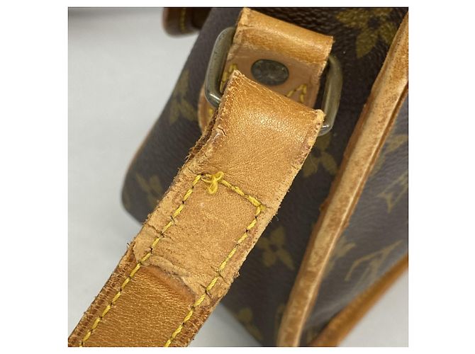 Bolsa de Ombro Louis Vuitton Monogram Gibeciere MM Marrom - vista 9