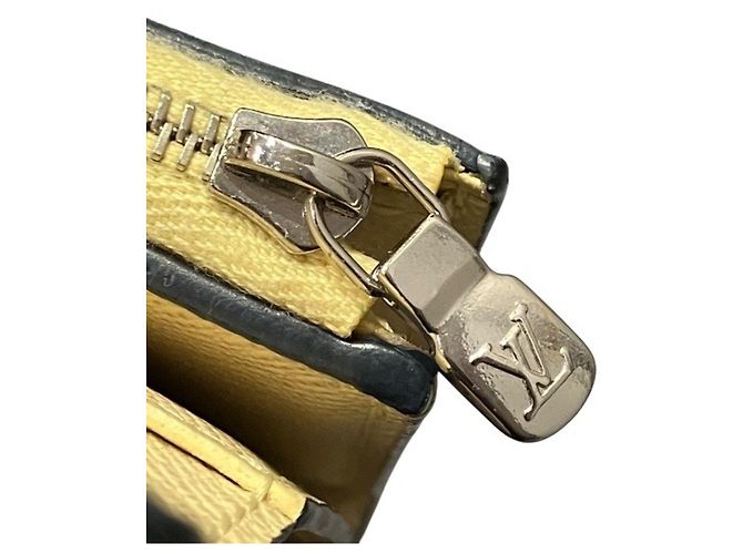 Cartera Bi-fold Louis Vuitton Monogram LV Pop Zoe Rosa Azul Amarillo - vista 9