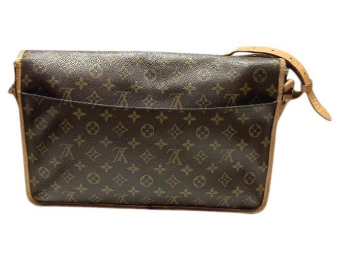 Bolso Louis Vuitton Monogram Gibeciere GM Castaño - vista 2