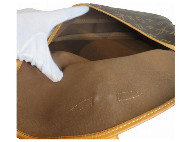 Borsa a mano/Borsa a tracolla Louis Vuitton Monogram Saumur 30 Marrone - vista 6