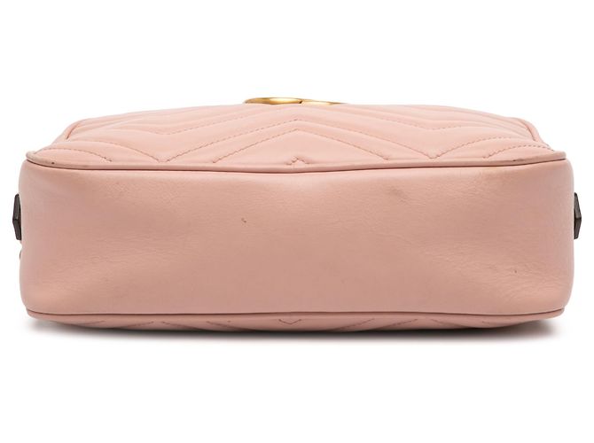 Gucci Borsa a tracolla GG Marmont Matelasse in pelle rosa, piccola - vista 3
