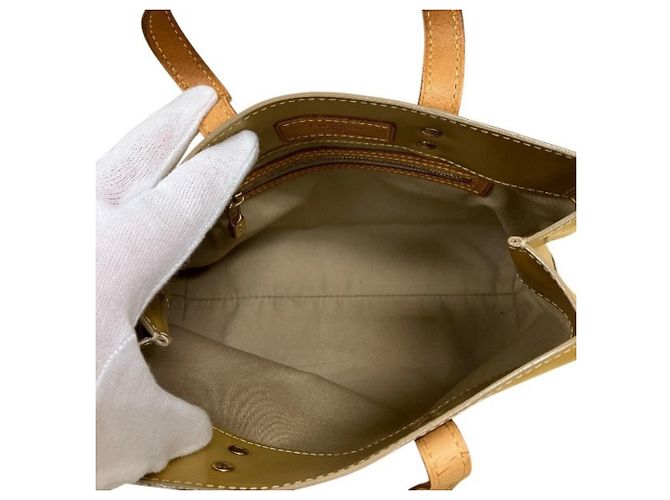 Borsa mini Louis Vuitton Monogram Vernis Lead PM Giallo - vista 5