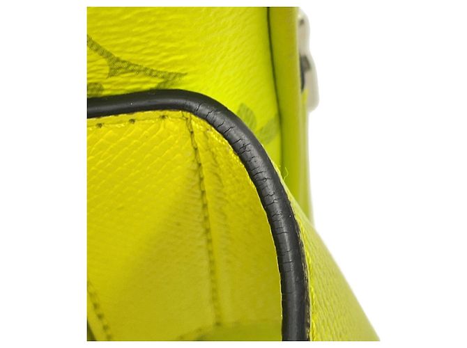 Louis Vuitton Taiga Rama Monogram Bumbag Giallo Monogramma - vista 16
