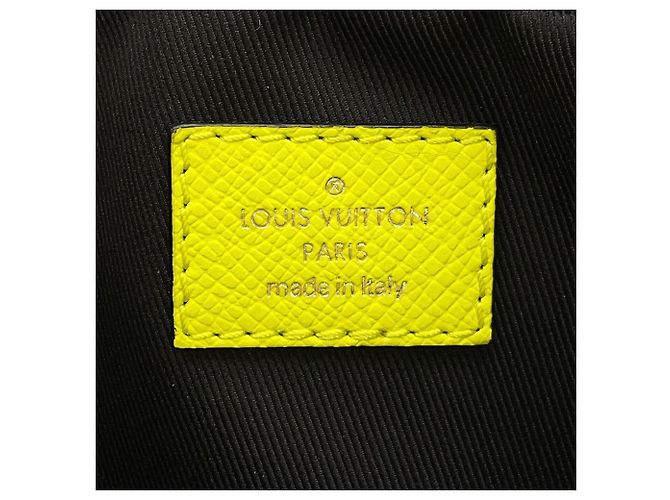 Louis Vuitton Taiga Rama Monogram Bumbag Giallo Monogramma - vista 17