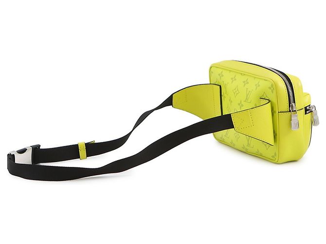 Louis Vuitton Taiga Rama Monogram Bumbag Giallo Monogramma - vista 2