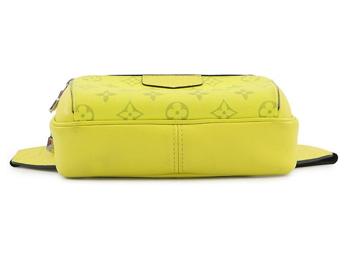 Louis Vuitton Taiga Rama Monogram Bumbag Giallo Monogramma - vista 4