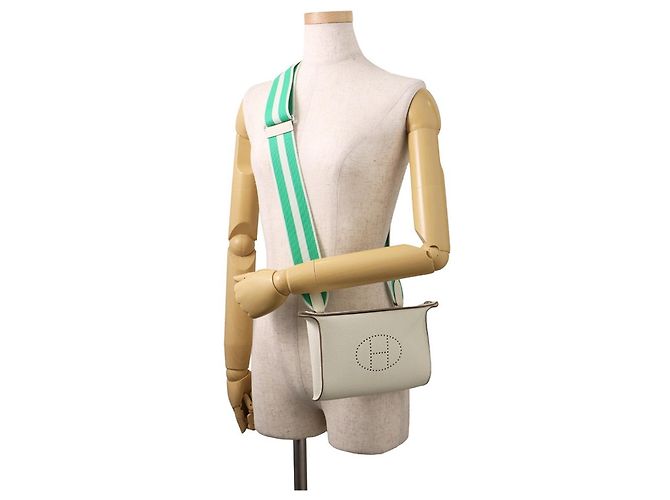 Borsa a tracolla Hermès Videpoche in pelle Togo Bianco Verde - vista 4