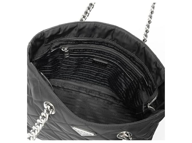 Prada gesteppte Nylon-Chain-Tote-Tasche Schwarz - Ansicht 6