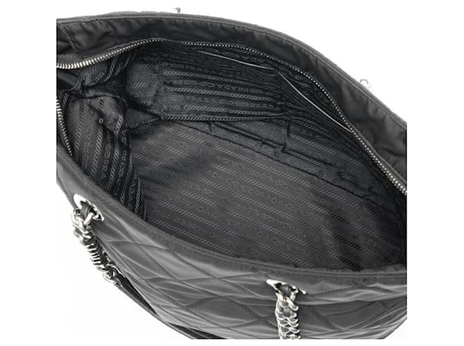 Prada gesteppte Nylon-Chain-Tote-Tasche Schwarz - Ansicht 7
