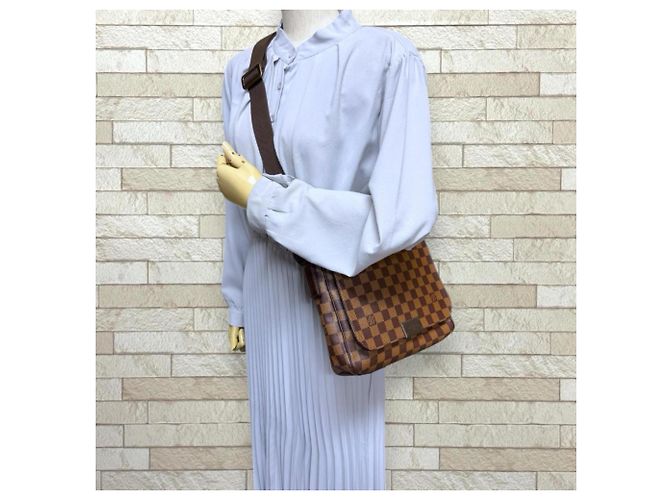 Borsa a Spalla Louis Vuitton District PM Damier Marrone - vista 2