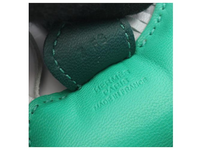 Hermès Charm Hermes Rodeo PM in Mint Malachite Blue Verde - vista 3