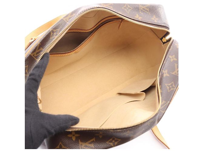 Borsa a tracolla Louis Vuitton Cite GM Marrone Monogramma - vista 3