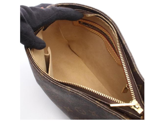 Borsa a tracolla Louis Vuitton Looping MM Marrone - vista 3
