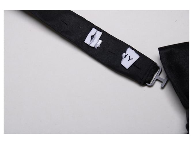 Givenchy, nœ papillon en satin noir - vue 2