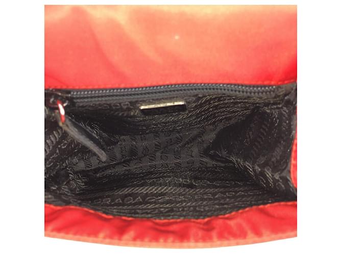 Borsa a Spalla Prada Nylon Tessuto Triangle Logo Rosso - vista 9