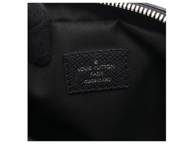 Marsupio Louis Vuitton Bumbag Outdoor Nero - vista 4