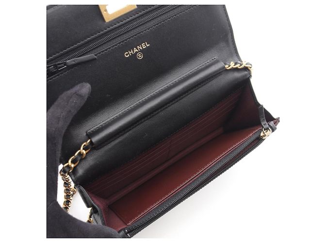 Borsa a tracolla Chanel Matelassé 2.55 Icon Charm Nero - vista 3