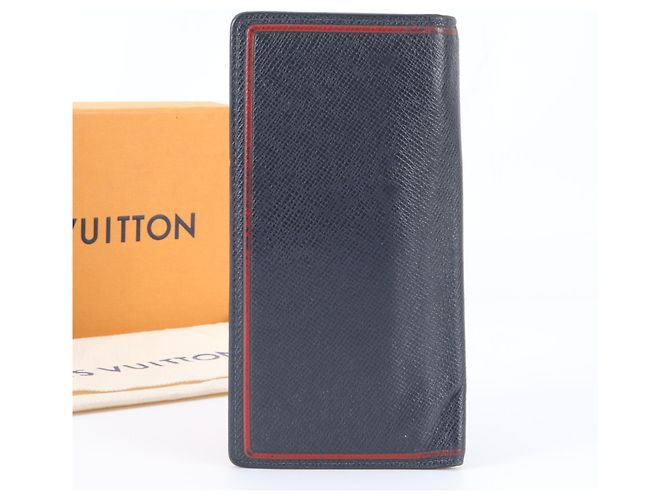 Louis Vuitton Taiga Portefeuille Brazza Long Wallet Blu navy - vista 2
