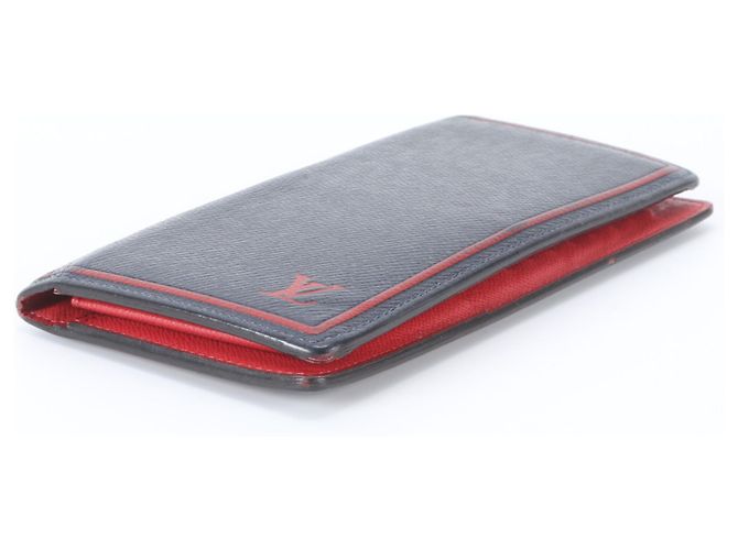 Louis Vuitton Taiga Portefeuille Brazza Long Wallet Blu navy - vista 3