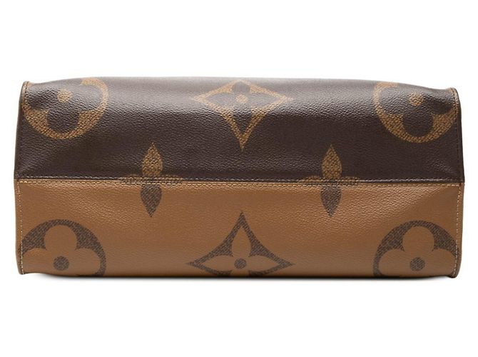 Borsa Louis Vuitton Monogram Giant Reverse OnTheGo MM Marrone - vista 3