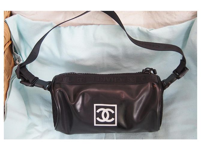 Chanel Marsupio in Vernice Nero - vista 2