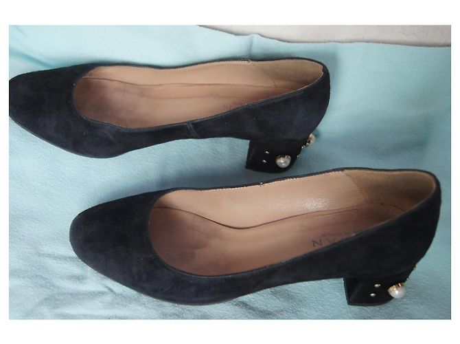 Autre Marque Marian Schwarze Wildleder Pumps Perlen Blockabsatz - Ansicht 6