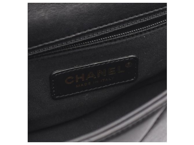 Borsa Chanel Mini Matelassé in agnello nero - vista 4