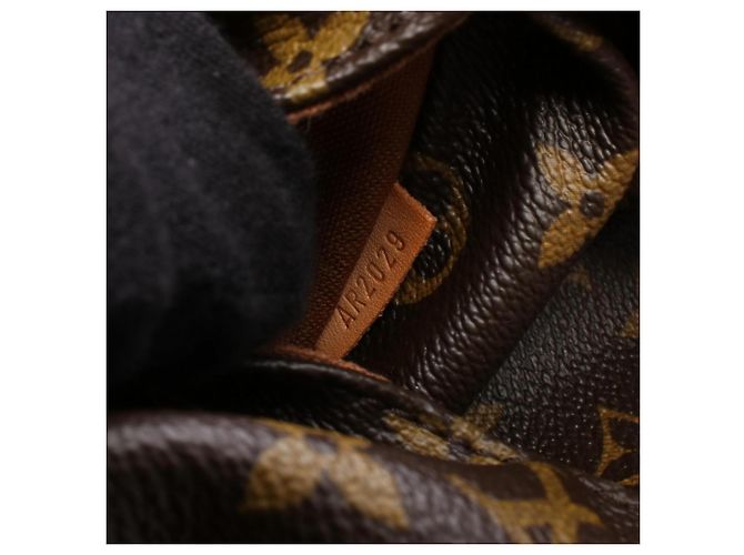 Borsa Tote Louis Vuitton Totally GM Marrone - vista 5