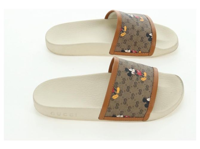 Sandali GUCCI Micro GG Supreme Disney PVC Beige Oro Auth 180388M D'oro - vista 4