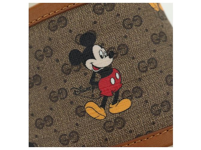 Sandali GUCCI Micro GG Supreme Disney PVC Beige Oro Auth 180388M D'oro - vista 6