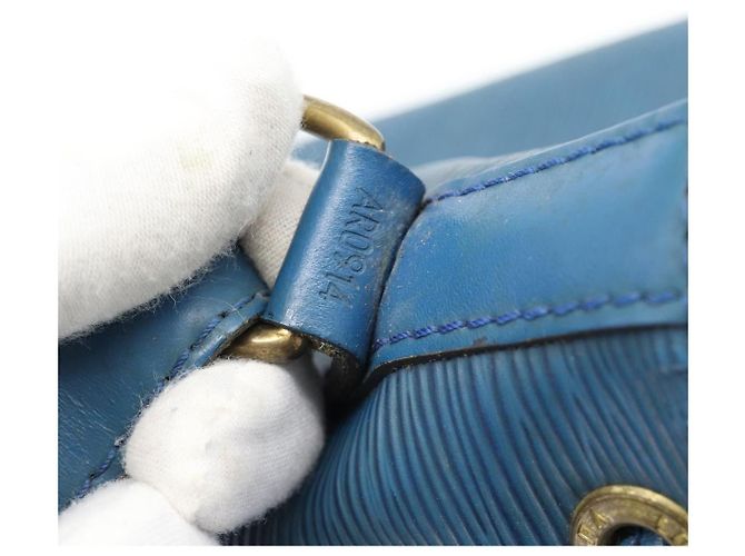 LOUIS VUITTON Epi Petit Noe Schultertasche Blau M44105 LV Auth 180748 - view 12