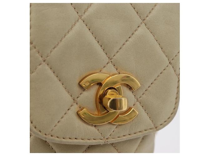 CHANEL Borsa a Spalla Matelassé con Catena in Pelle di Agnello Beige Oro CC Auth 179876A D'oro - vista 17