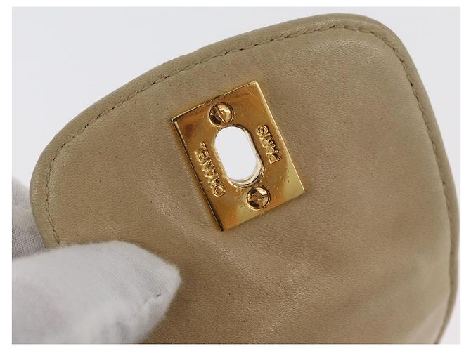 CHANEL Borsa a Spalla Matelassé con Catena in Pelle di Agnello Beige Oro CC Auth 179876A D'oro - vista 20