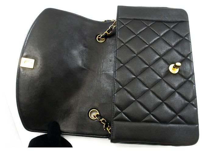 Sac à bandoulière CHANEL Diana Flap Chain en cuir d'agneau matelassé noir - vue 11